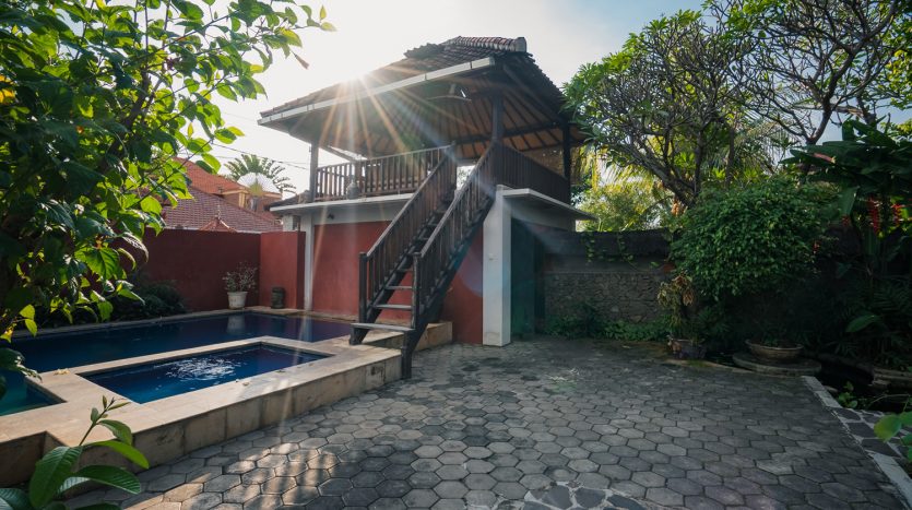 Lovina Town House