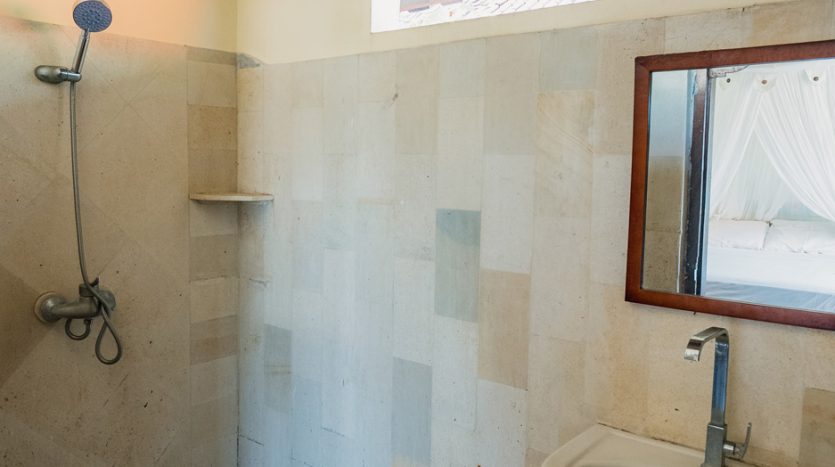 5 bedroom Lovina Villas for sale