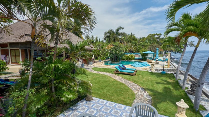 North Bali oceanfront Villa for sale