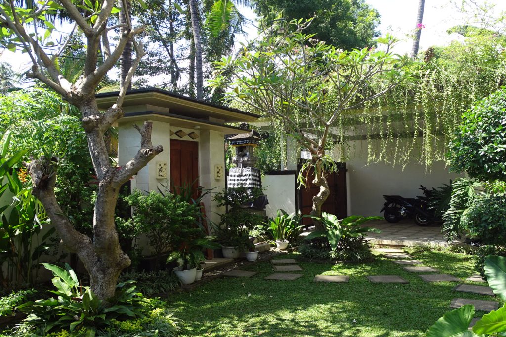 Lovina Holiday Villa with private pool