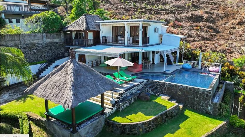 Lovina Bali Villa with View